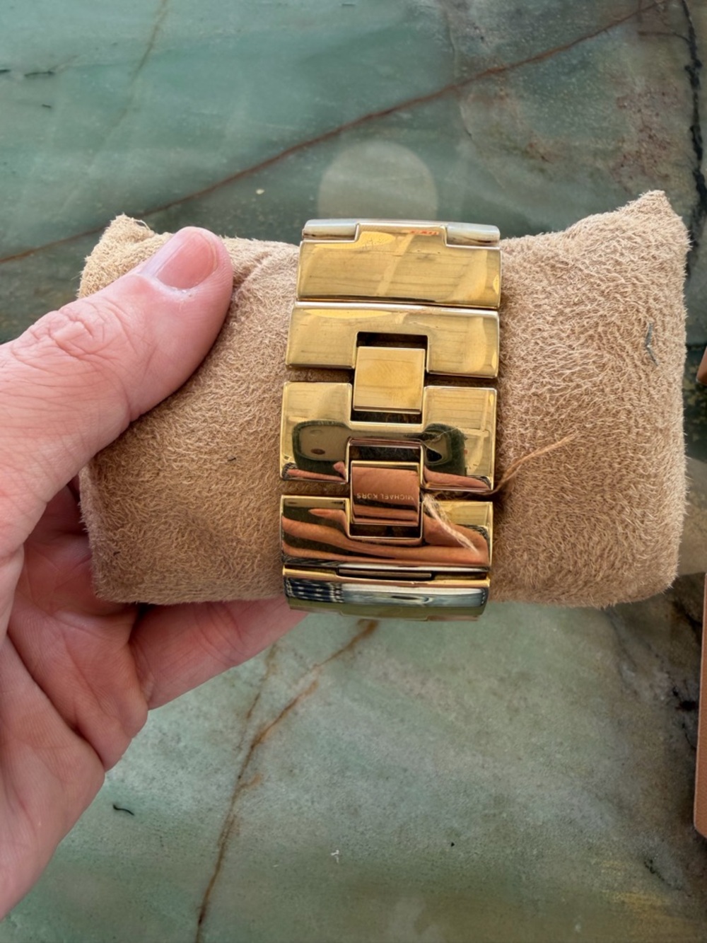 Rare Michael Kors MK4177 Bracelet Acrylic Bangle Brushed Gold Dial Watch w/ Box - Picture 3 of 5